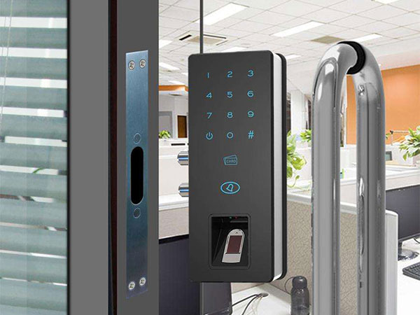 東營車鑰匙在車?yán)镘囨i了怎么辦